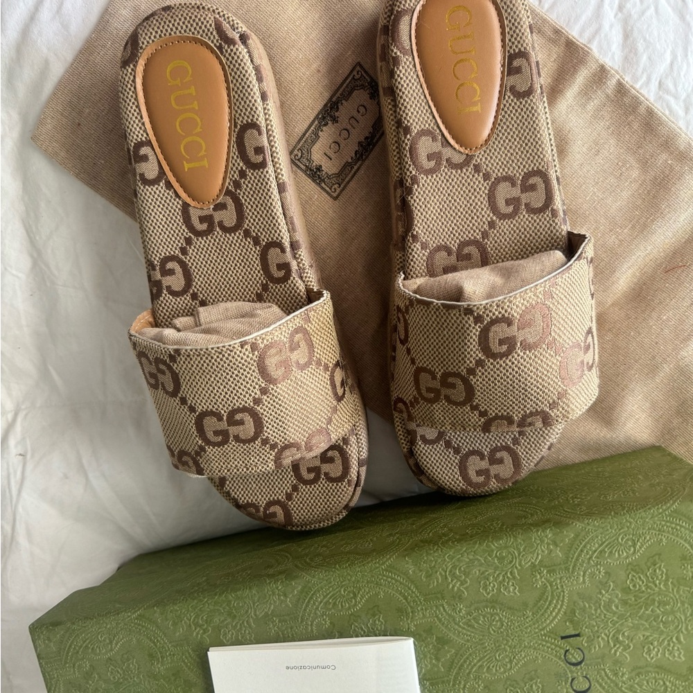 Platform sandals never worn size 8/38 no returns